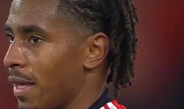 爱游戏官网-2-2！穆帅错失良机：本菲卡绝平+差榜首7分，3战强队0胜争冠无望|波尔图|何塞·穆里尼奥|葡萄牙体育|葡萄牙|葡超_新浪体育_新浪新闻